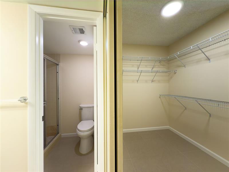 Image 30 of 33 For 1701 Whitehall Dr  303