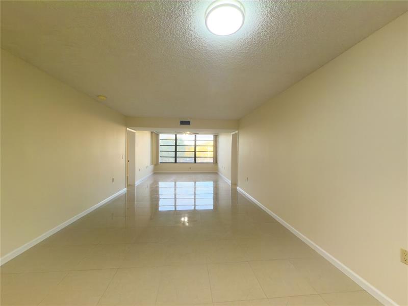 Image 7 of 33 For 1701 Whitehall Dr  303