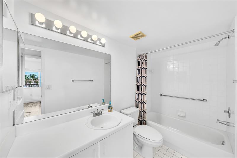 Image 26 of 48 For 9580 Weldon Cir