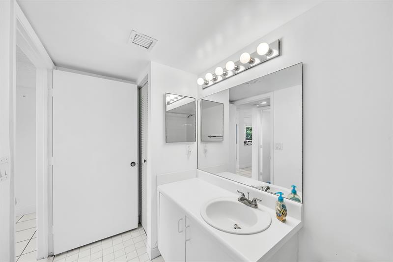 Image 27 of 48 For 9580 Weldon Cir