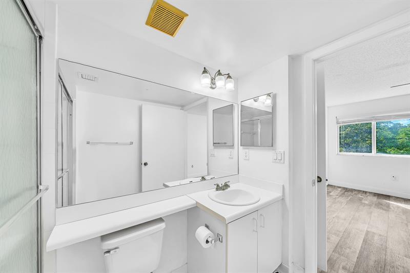 Image 35 of 48 For 9580 Weldon Cir