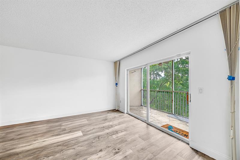 Image 38 of 48 For 9580 Weldon Cir