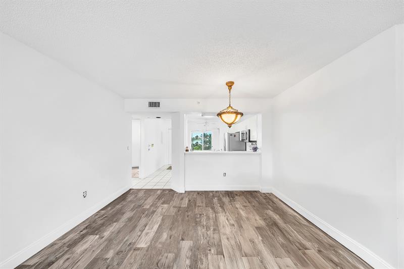 Image 44 of 48 For 9580 Weldon Cir