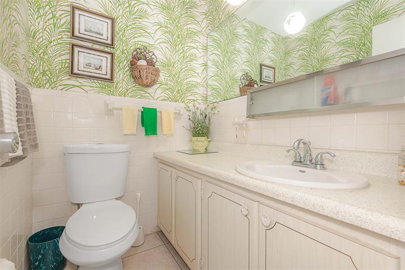 Image 25 of 29 For 801 Pine Dr  21