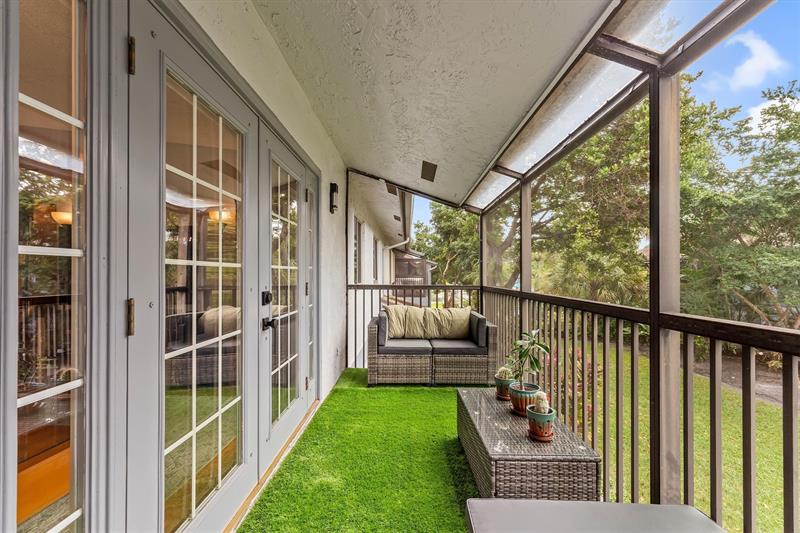 Image 20 of 25 For 2761 Oakland Forest Dr 204