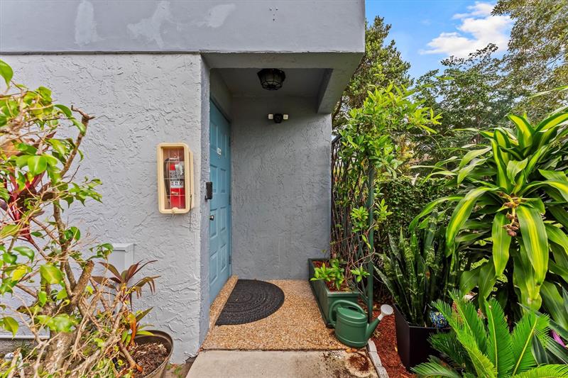 Image 24 of 25 For 2761 Oakland Forest Dr 204