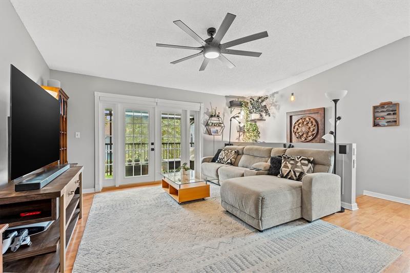 Image 3 of 25 For 2761 Oakland Forest Dr 204