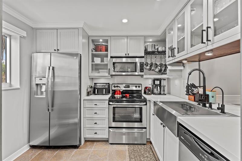 Image 6 of 25 For 2761 Oakland Forest Dr 204