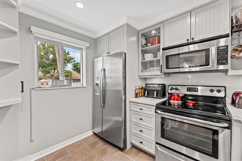 Image 8 of 25 For 2761 Oakland Forest Dr 204