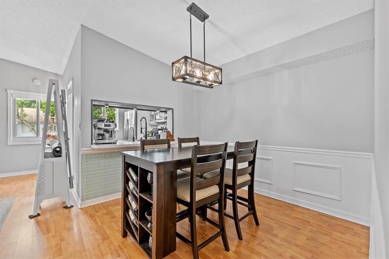 Image 9 of 25 For 2761 Oakland Forest Dr 204