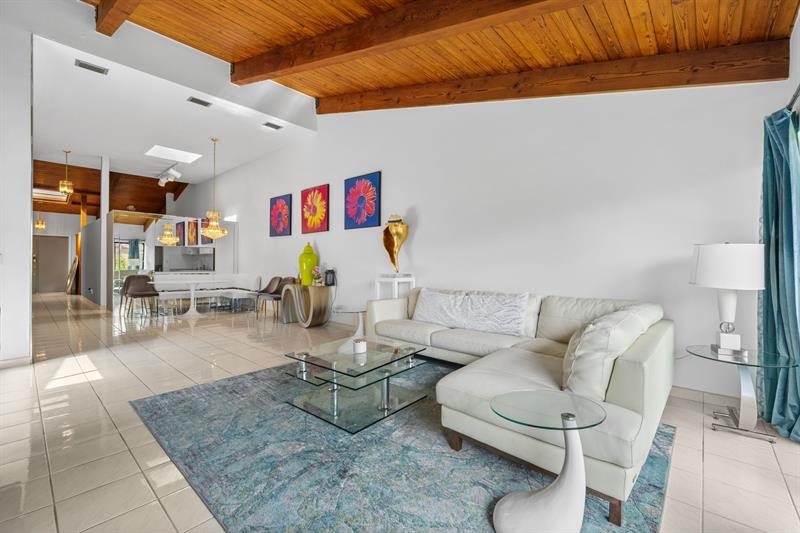 Image 11 of 24 For 2679 Parkview Dr 2679