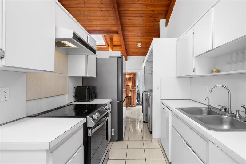 Image 14 of 24 For 2679 Parkview Dr 2679