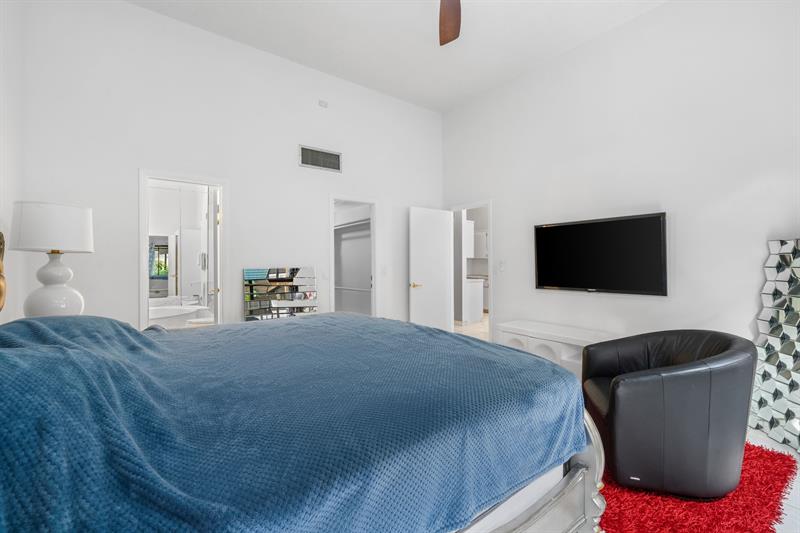 Image 18 of 24 For 2679 Parkview Dr 2679