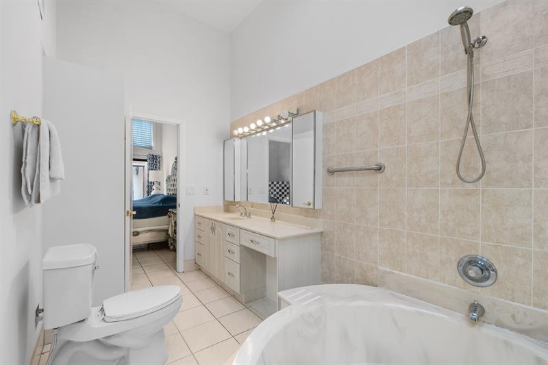 Image 20 of 24 For 2679 Parkview Dr 2679