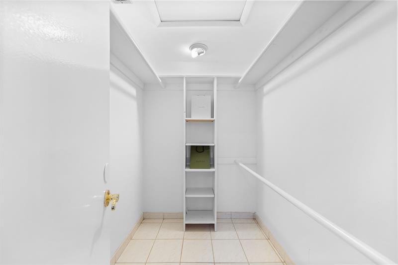 Image 21 of 24 For 2679 Parkview Dr 2679