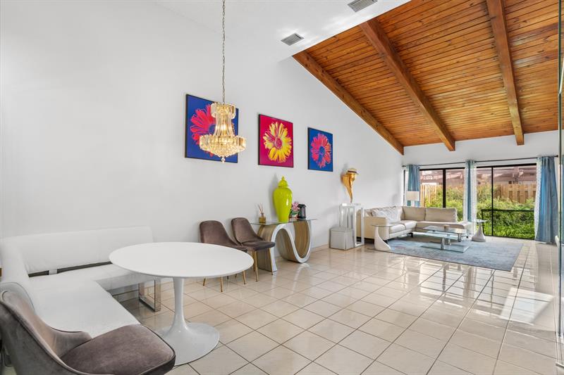 Image 3 of 24 For 2679 Parkview Dr 2679