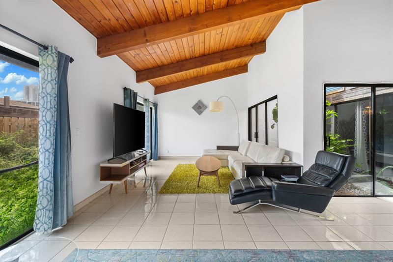 Image 7 of 24 For 2679 Parkview Dr 2679