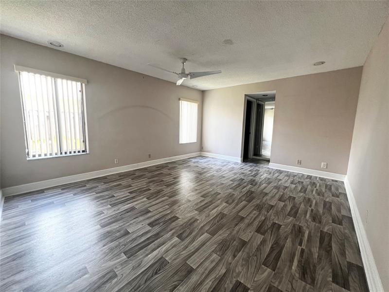 Image 14 of 33 For 9320 32nd St