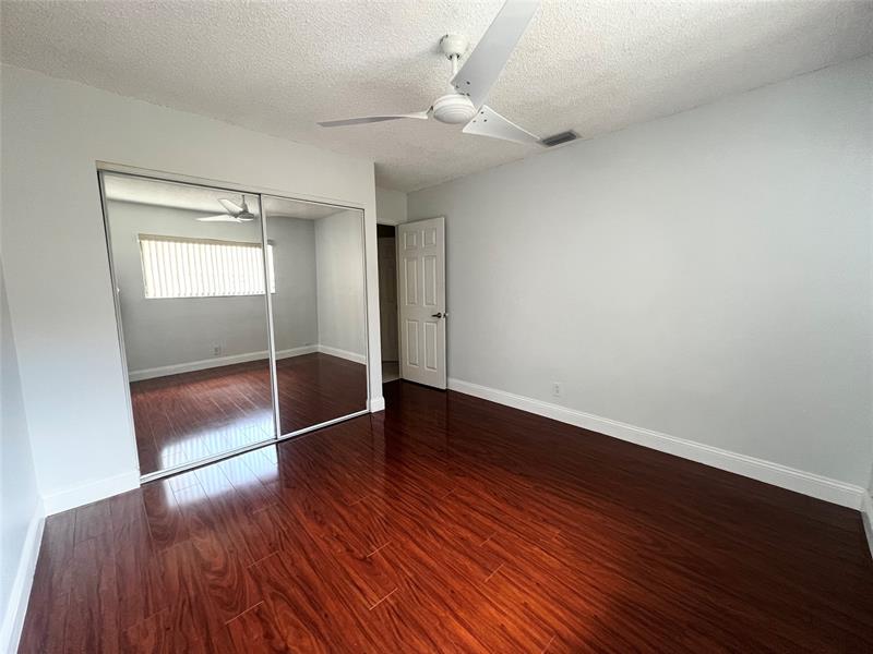 Image 19 of 33 For 9320 32nd St