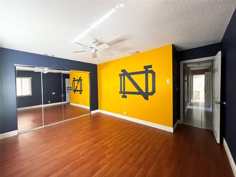 Image 21 of 33 For 9320 32nd St