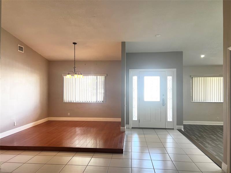 Image 5 of 33 For 9320 32nd St