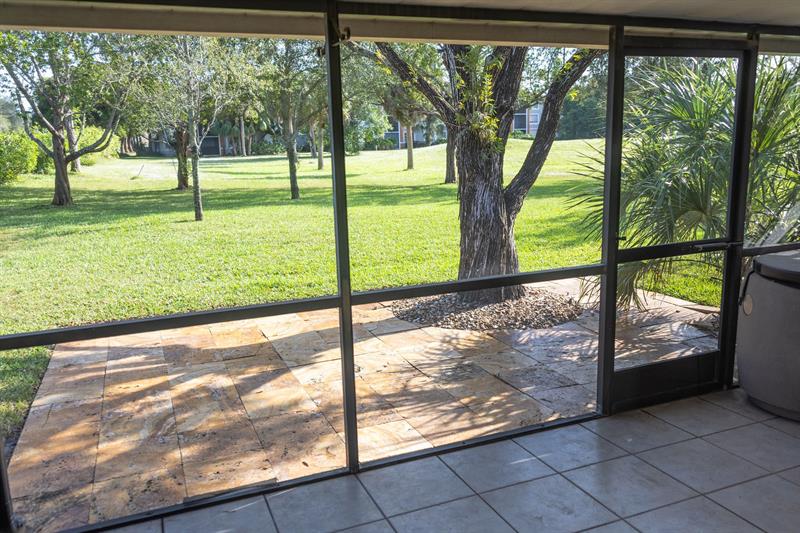 Image 11 of 30 For 7326 Pinewalk Dr 7326