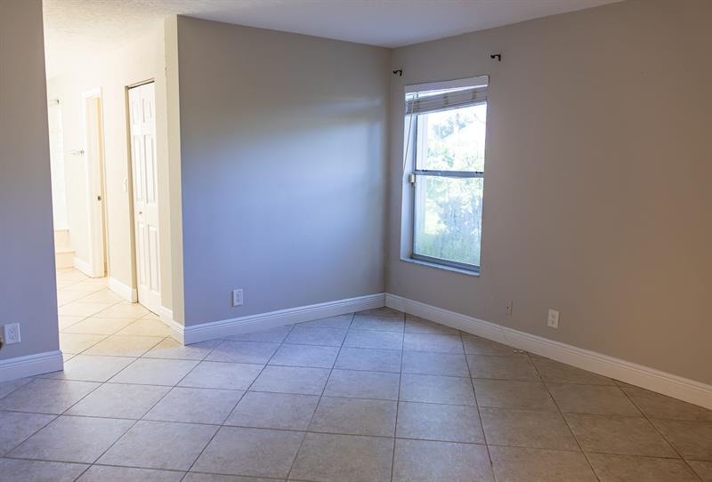 Image 16 of 30 For 7326 Pinewalk Dr 7326