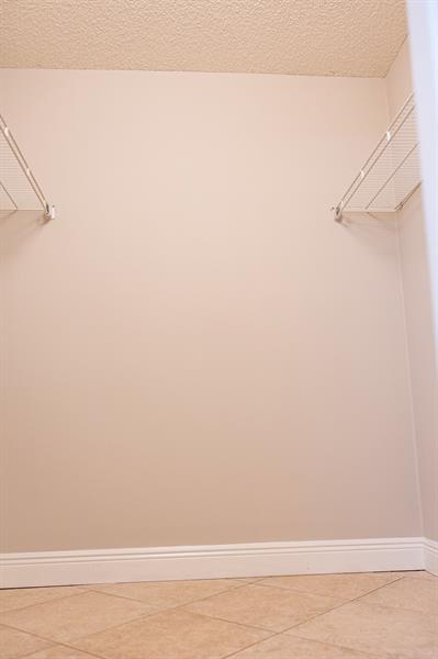 Image 17 of 30 For 7326 Pinewalk Dr 7326