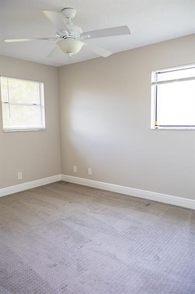 Image 23 of 30 For 7326 Pinewalk Dr 7326