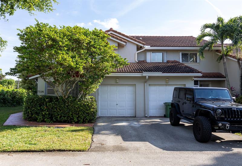 Image 3 of 30 For 7326 Pinewalk Dr 7326