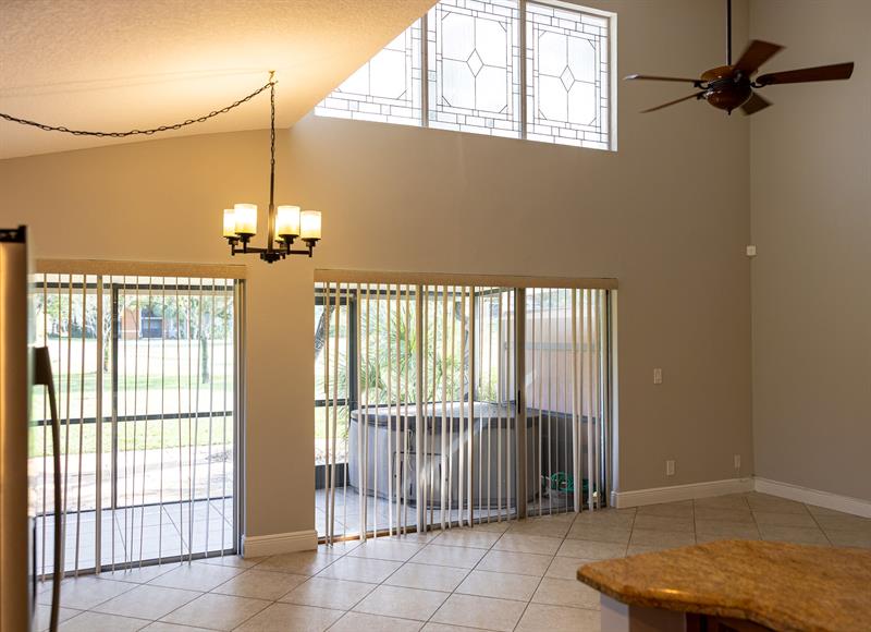 Image 9 of 30 For 7326 Pinewalk Dr 7326