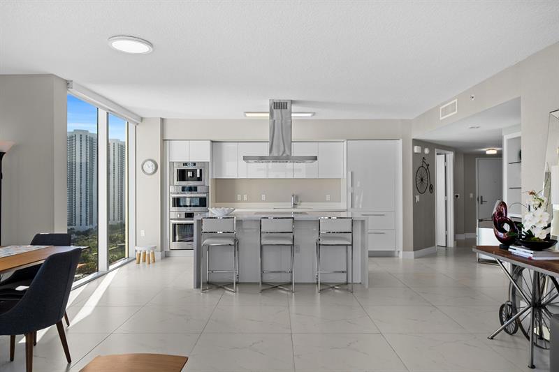 Image 10 of 67 For 300 Sunny Isles Blvd 4-2201