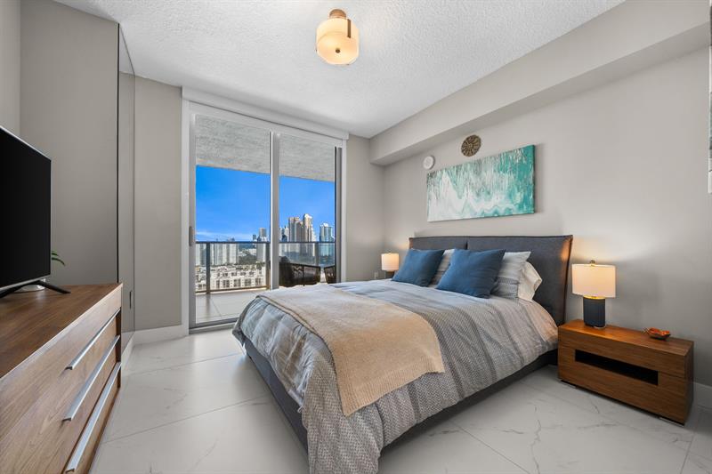 Image 15 of 67 For 300 Sunny Isles Blvd 4-2201