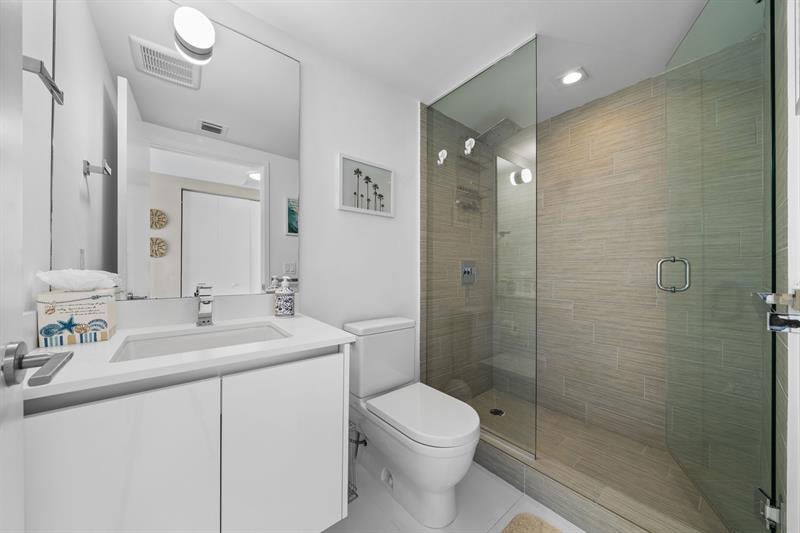 Image 17 of 67 For 300 Sunny Isles Blvd 4-2201