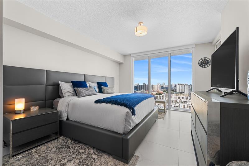 Image 18 of 67 For 300 Sunny Isles Blvd 4-2201