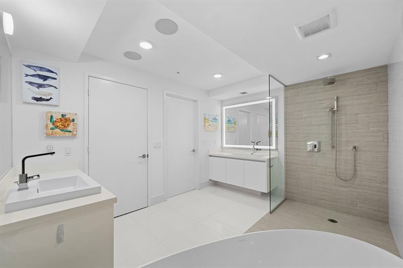 Image 23 of 67 For 300 Sunny Isles Blvd 4-2201