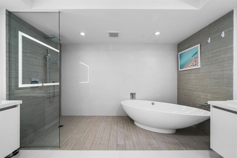 Image 24 of 67 For 300 Sunny Isles Blvd 4-2201