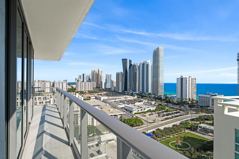 Image 30 of 67 For 300 Sunny Isles Blvd 4-2201