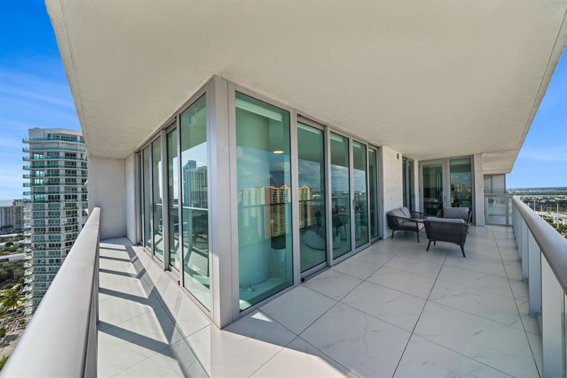 Image 31 of 67 For 300 Sunny Isles Blvd 4-2201