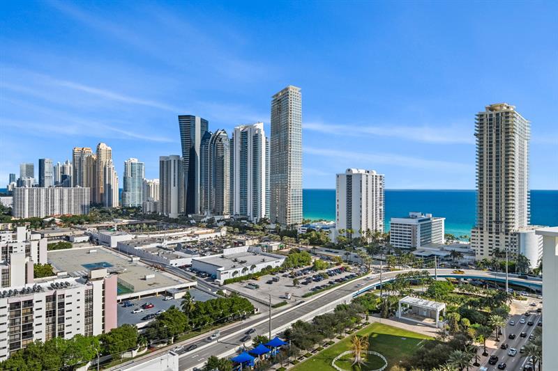 Image 32 of 67 For 300 Sunny Isles Blvd 4-2201