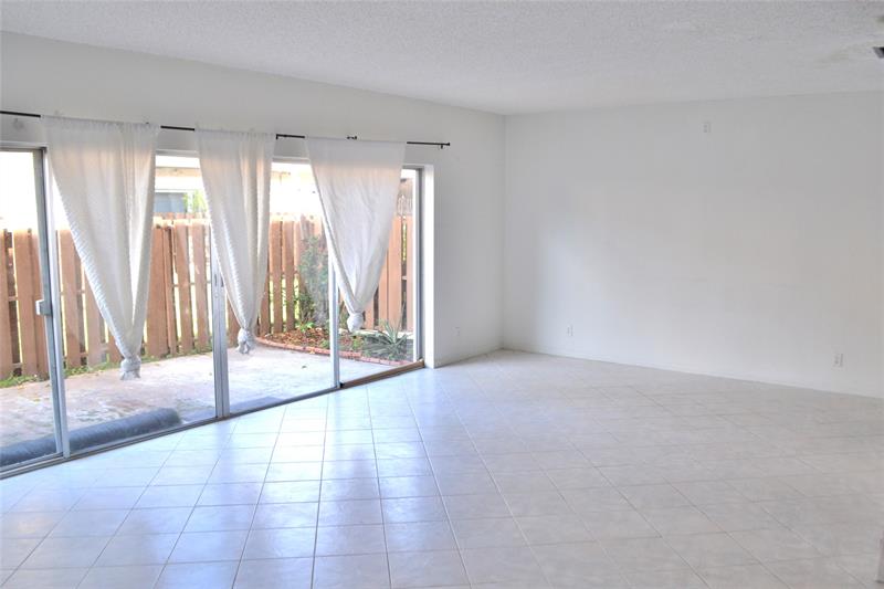 Image 17 of 25 For 8237 8th Ct  4