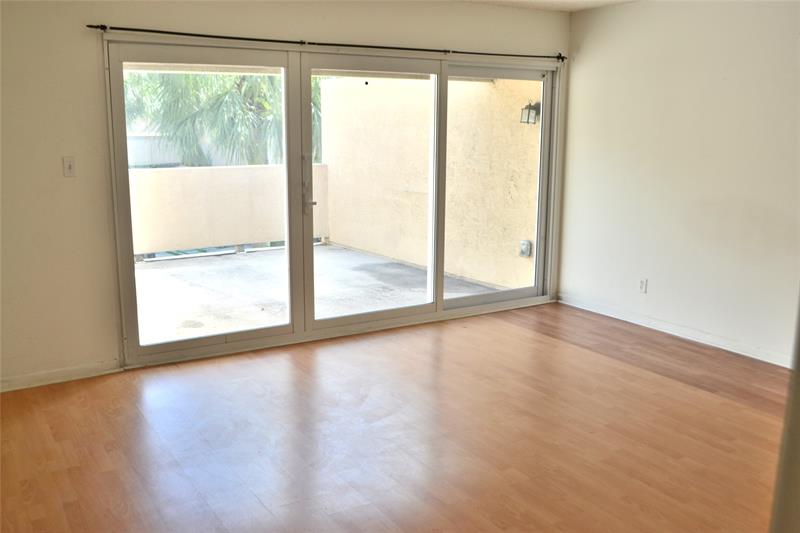 Image 4 of 25 For 8237 8th Ct  4