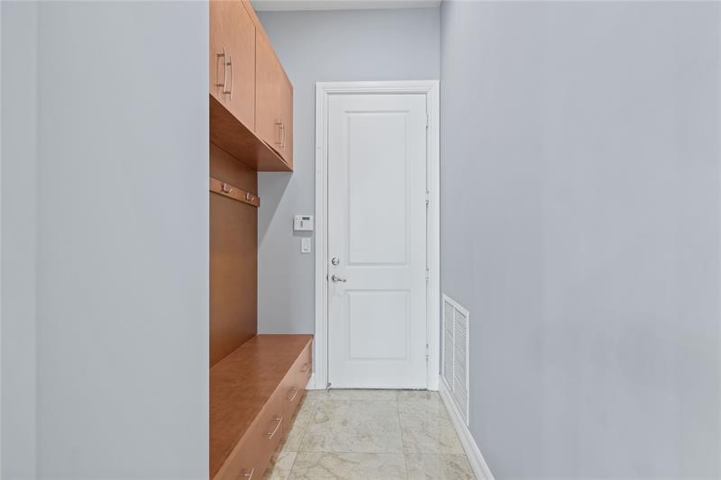 Image 19 of 50 For 11000 Watercrest Cir