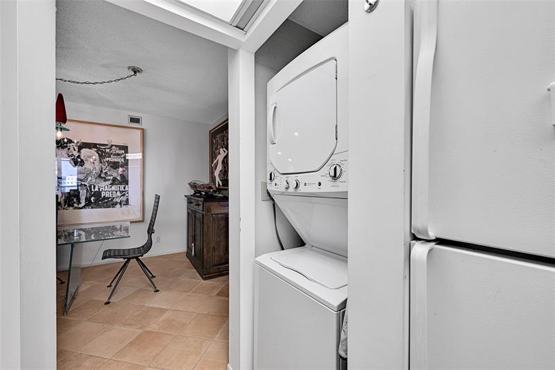 Image 12 of 47 For 2841 Ocean Blvd 1809