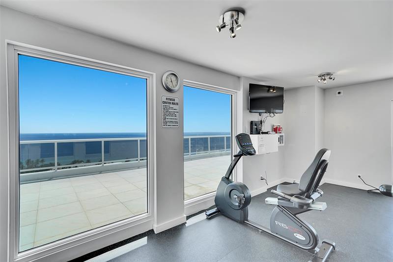 Image 33 of 47 For 2841 Ocean Blvd 1809