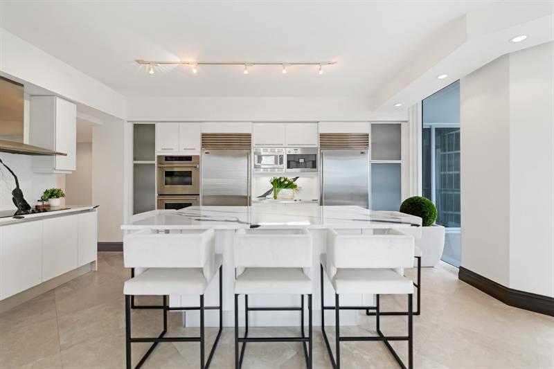 Image 13 of 44 For 333 Las Olas Way 1610