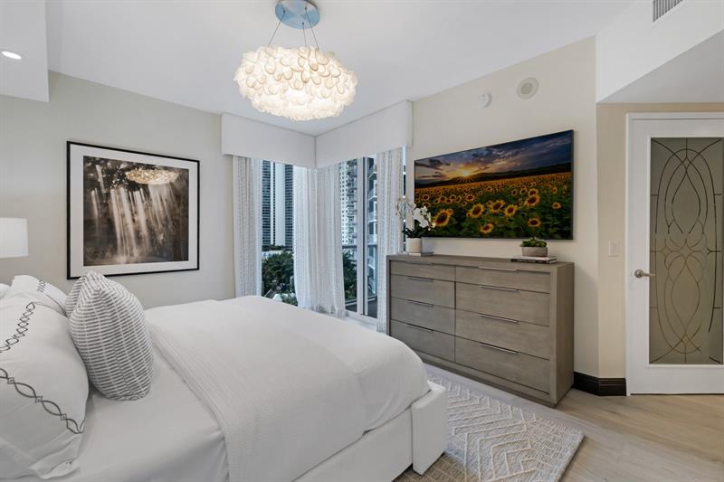 Image 27 of 44 For 333 Las Olas Way 1610