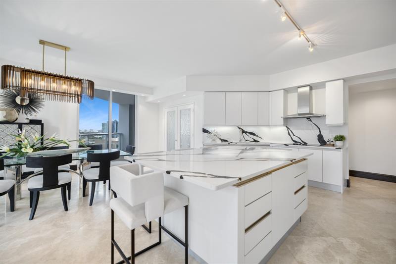 Image 9 of 44 For 333 Las Olas Way 1610