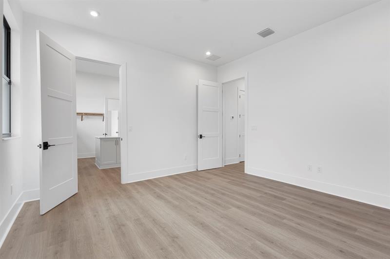 Image 21 of 44 For 9187 Shinnecock Drive