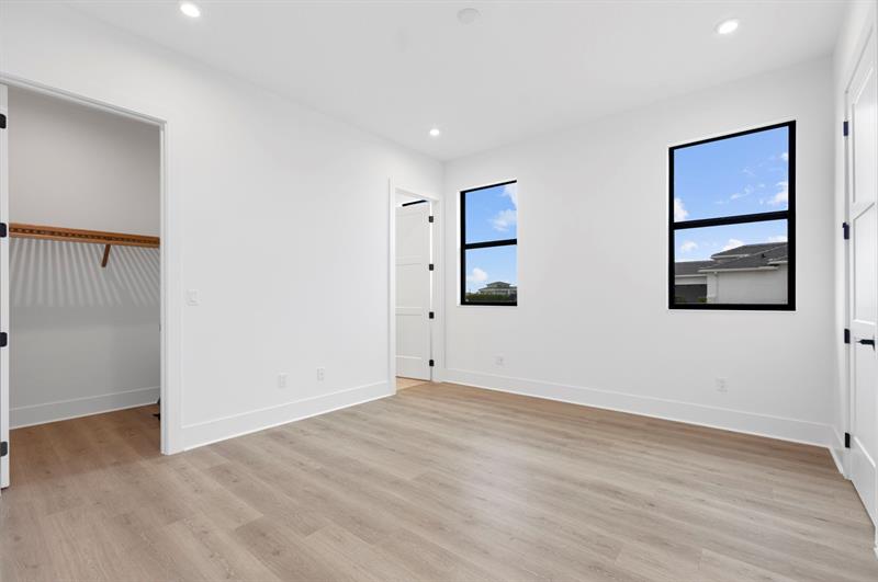 Image 31 of 44 For 9187 Shinnecock Drive